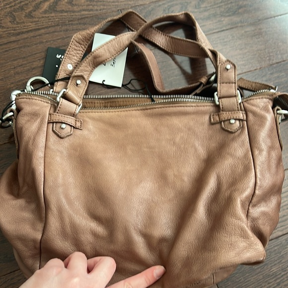 Leather crossbody bag - Picture 7 of 7